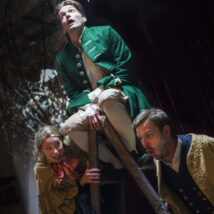 The Servant Wife | Foto